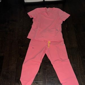 COPY - Livingston figs scrub set